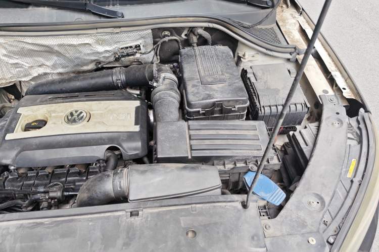 Used Volkswagen Tiguan 2015 1.8TSI Automatic Two-Wheel Drive Comfort Edition Engine Bay Left