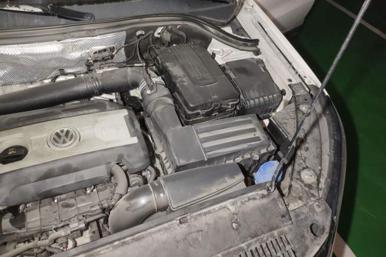 Used Volkswagen Tiguan 2015 2.0 TSI Automatic All-Wheel Drive Flagship Edition Engine Bay Left