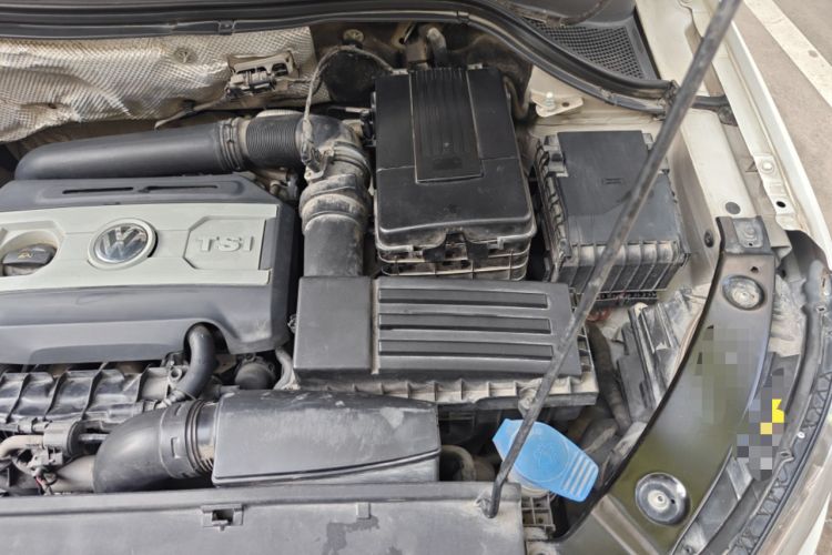 Used Volkswagen Tiguan 2015 1.8TSI Automatic Two-Wheel Drive Luxury Model Engine Bay Left