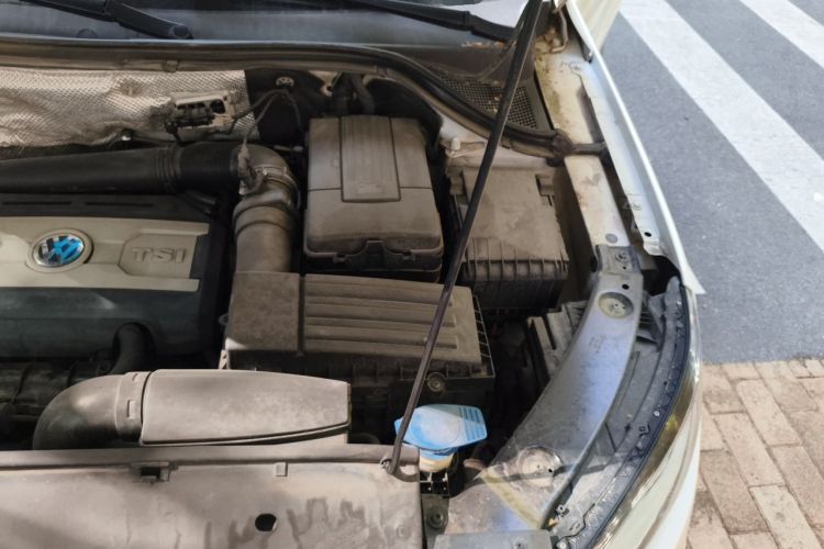 Used Volkswagen Tiguan 2015 1.8TSI Automatic Two-Wheel Drive Comfort Edition Engine Bay Left
