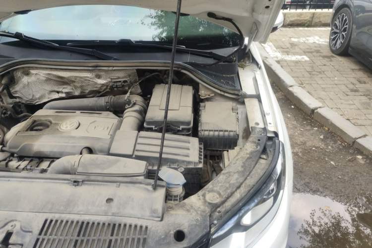 Used Volkswagen Tiguan 2015 1.8TSI Automatic Two-Wheel Drive Luxury Model Engine Bay Left