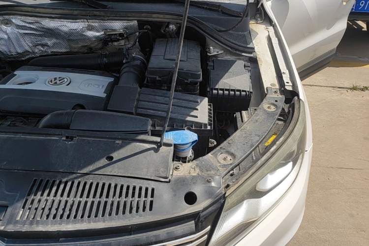 Used Volkswagen Tiguan 2015 1.8TSI Automatic All-Wheel Drive Style Vision Edition Engine Bay Left