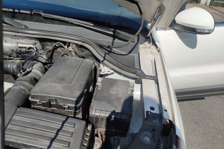 Used Volkswagen Tiguan 2015 1.8TSI Automatic Two-Wheel Drive Luxury Model Engine Bay Left
