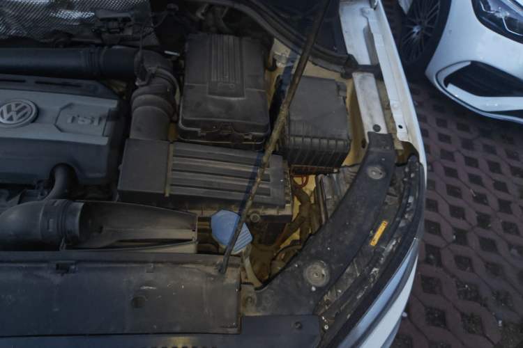 Used Volkswagen Tiguan 2015 1.8TSI Automatic Two-Wheel Drive Comfort Edition Engine Bay Left