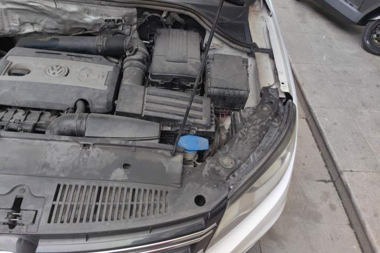 Used Volkswagen Tiguan 2015 1.8TSI Automatic Two-Wheel Drive Trend Edition Engine Bay Left