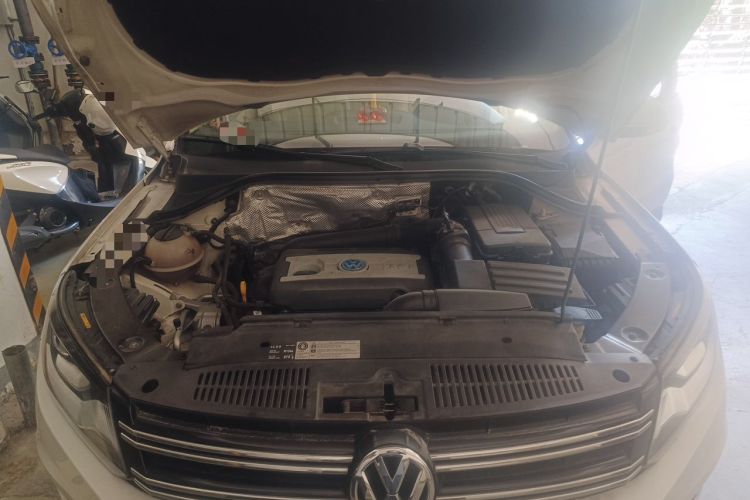Used Volkswagen Tiguan 2015 1.8TSI Automatic Two-Wheel Drive Trend Edition Engine Bay