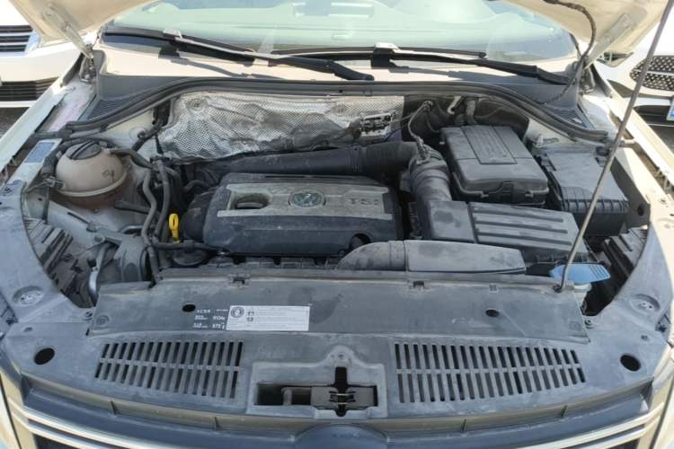 Used Volkswagen Tiguan 2015 1.8TSI Automatic Two-Wheel Drive Comfort Edition Engine Bay