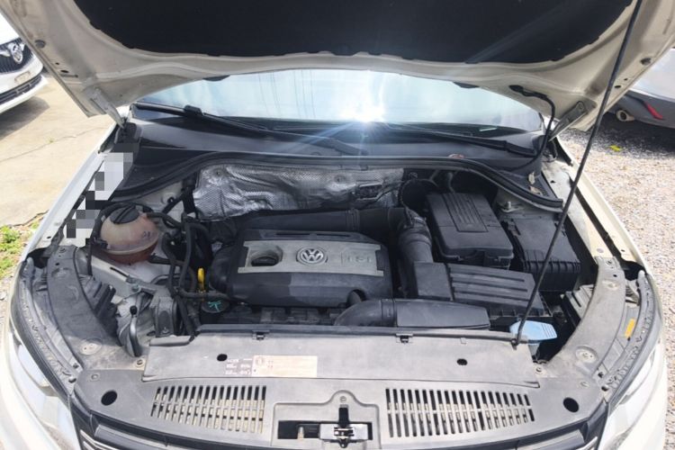 Used Volkswagen Tiguan 2015 1.8TSI Automatic Two-Wheel Drive Luxury Model Engine Bay