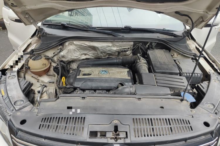 Used Volkswagen Tiguan 2015 1.8TSI Automatic Two-Wheel Drive Luxury Model Engine Bay