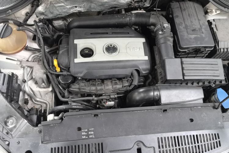 Used Volkswagen Tiguan 2015 1.8TSI Automatic Two-Wheel Drive Trend Edition Engine Bay