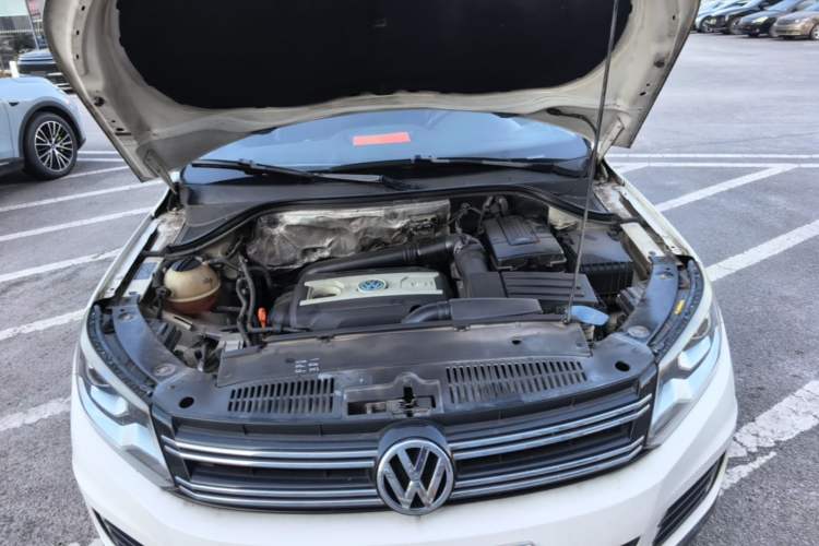Used Volkswagen Tiguan 2015 1.8TSI Automatic Two-Wheel Drive Trend Edition Engine Bay