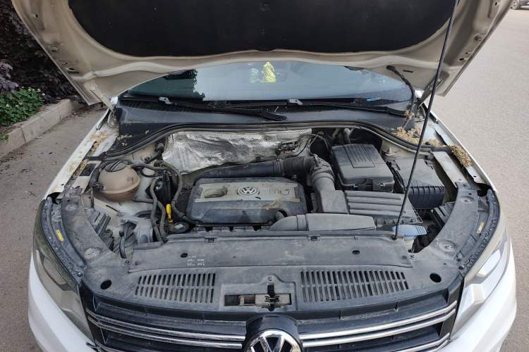 Used Volkswagen Tiguan 2015 1.8TSI Automatic Two-Wheel Drive Luxury Model Engine Bay