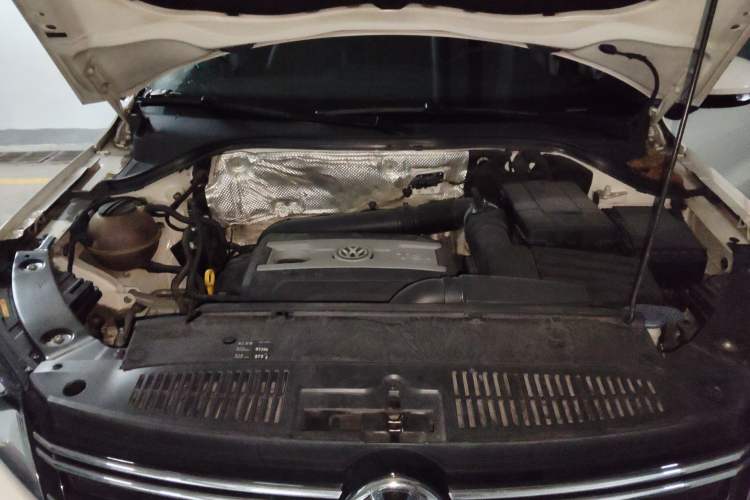 Used Volkswagen Tiguan 2015 1.8TSI Automatic Two-Wheel Drive Trend Edition Engine Bay