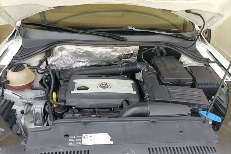 Used Volkswagen Tiguan 2015 1.8TSI Automatic Two-Wheel Drive Comfort Edition Engine Bay