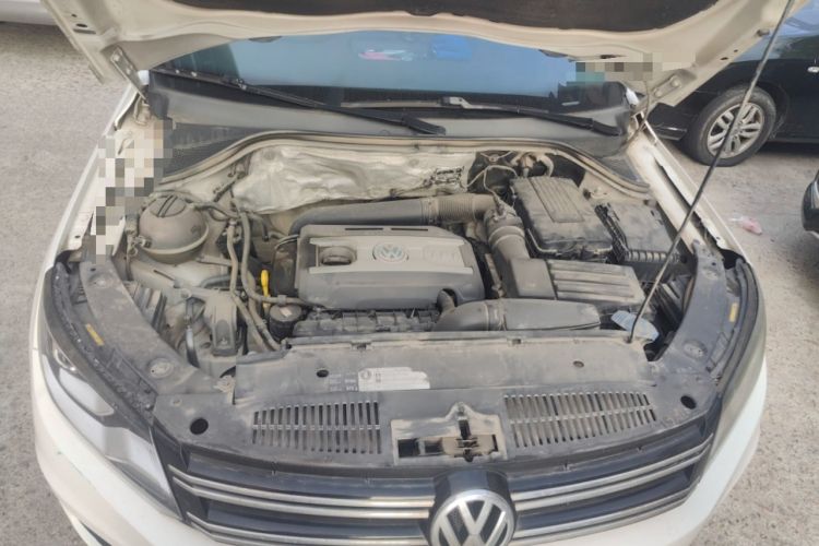 Used Volkswagen Tiguan 2015 1.8TSI Automatic Two-Wheel Drive Trend Edition Engine Bay