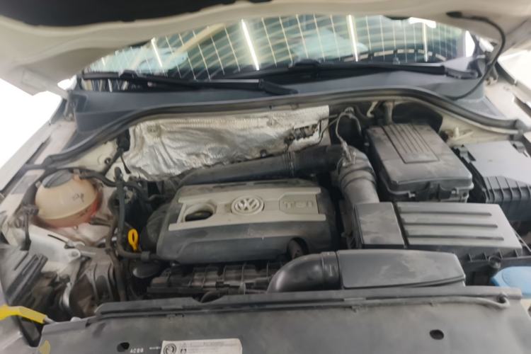 Used Volkswagen Tiguan 2015 1.8TSI Automatic Two-Wheel Drive Trend Edition Engine Bay