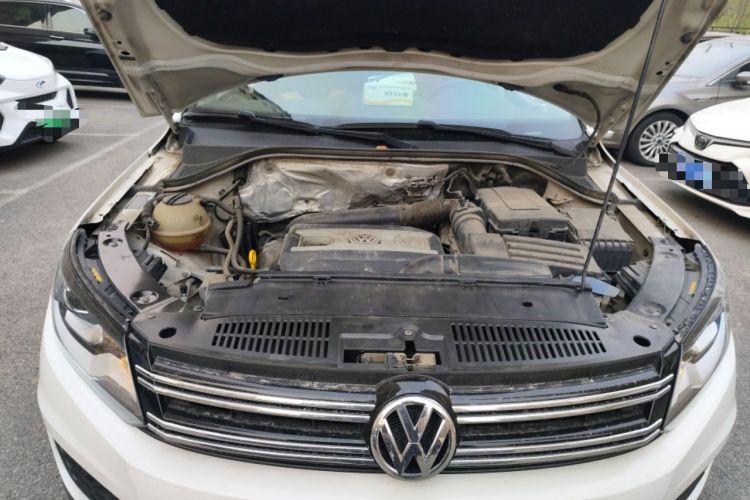 Used Volkswagen Tiguan 2015 1.8TSI Automatic All-Wheel-Drive Luxury Model Engine Bay