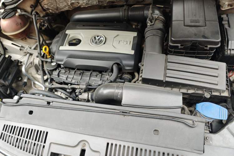 Used Volkswagen Tiguan 2015 1.8TSI Automatic Two-Wheel Drive Comfort Edition Engine Bay