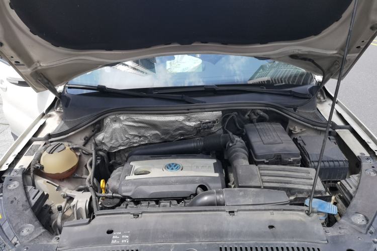 Used Volkswagen Tiguan 2015 1.8TSI Automatic Two-Wheel Drive Luxury Model Engine Bay