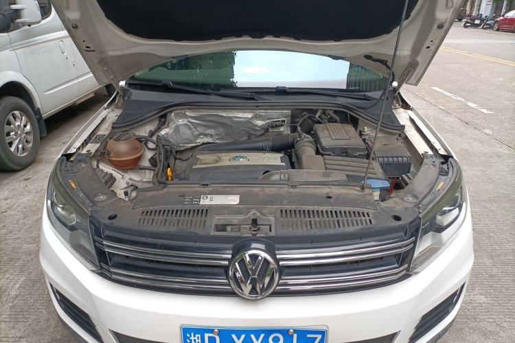 Used Volkswagen Tiguan 2015 1.8TSI Automatic All-Wheel-Drive Luxury Model Engine Bay