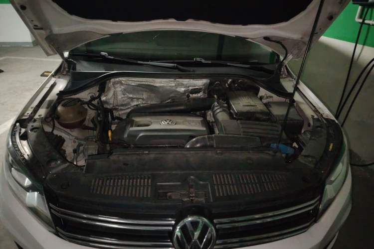Used Volkswagen Tiguan 2015 1.8TSI Automatic Two-Wheel Drive Luxury Model Engine Bay
