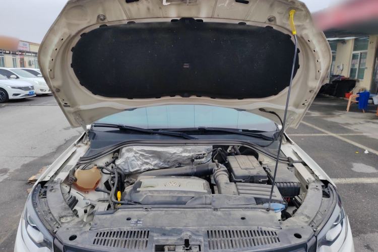 Used Volkswagen Tiguan 2015 1.8TSI Automatic All-Wheel-Drive Luxury Model Engine Bay