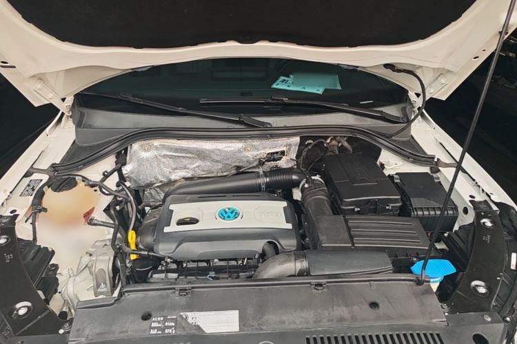 Used Volkswagen Tiguan 2015 1.8TSI Automatic Two-Wheel Drive Luxury Model Engine Bay