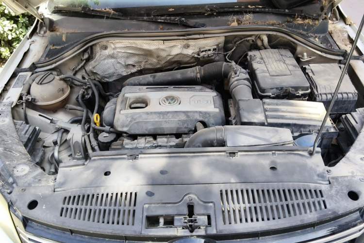 Used Volkswagen Tiguan 2015 1.8TSI Automatic All-Wheel Drive Comfort Edition Engine Bay