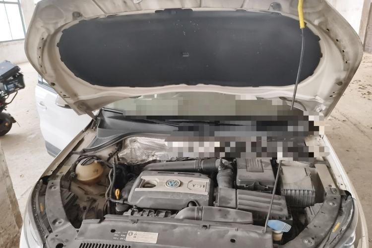 Used Volkswagen Tiguan 2015 1.8TSI Automatic Two-Wheel Drive Trend Edition Engine Bay