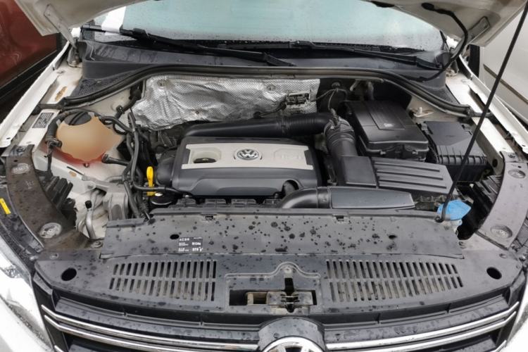 Used Volkswagen Tiguan 2015 1.8TSI Automatic Two-Wheel Drive Luxury Model Engine Bay