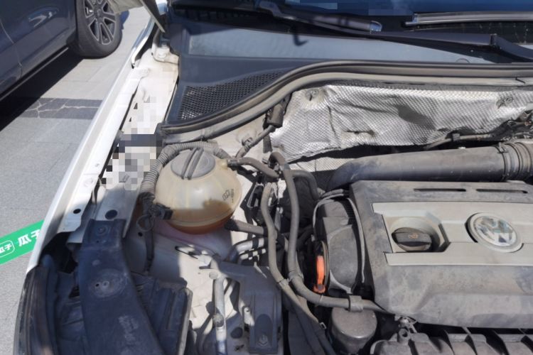 Used Volkswagen Tiguan 2015 1.8TSI Automatic Two-Wheel Drive Luxury Model Engine Bay Right