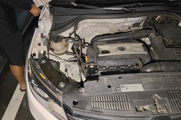 Used Volkswagen Tiguan 2015 1.8TSI Automatic Two-Wheel Drive Comfort Edition Engine Bay Right