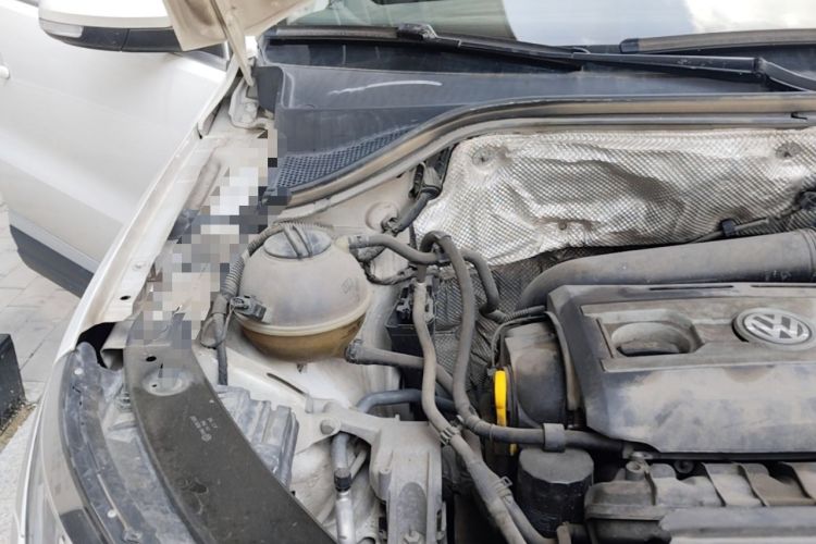 Used Volkswagen Tiguan 2015 1.8TSI Automatic All-Wheel-Drive Luxury Model Engine Bay Right