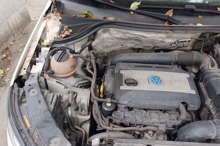 Used Volkswagen Tiguan 2015 1.8TSI Automatic Two-Wheel Drive Luxury Model Engine Bay Right