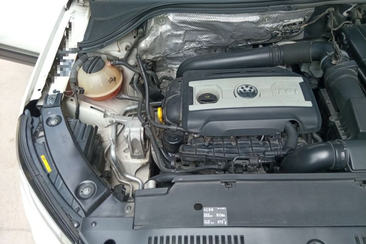 Used Volkswagen Tiguan 2015 1.8TSI Automatic Two-Wheel Drive Luxury Model Engine Bay Right
