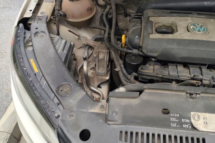 Used Volkswagen Tiguan 2015 1.8TSI Automatic Two-Wheel Drive Comfort Edition Engine Bay Right
