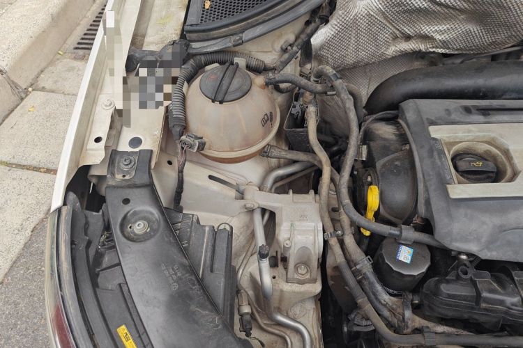 Used Volkswagen Tiguan 2015 1.8TSI Automatic Two-Wheel Drive Luxury Model Engine Bay Right