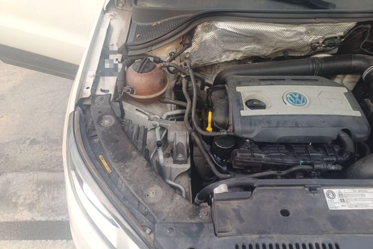 Used Volkswagen Tiguan 2015 1.8TSI Automatic Two-Wheel Drive Trend Edition Engine Bay Right