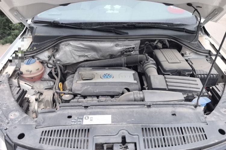 Used Volkswagen Tiguan 2015 1.8TSI Automatic All-Wheel Drive Style Vision Edition Engine Bay Right