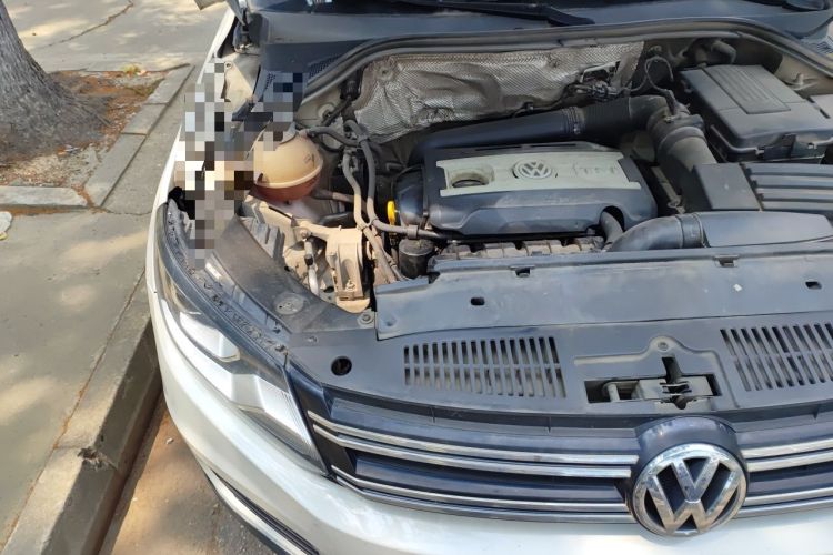 Used Volkswagen Tiguan 2015 1.8TSI Automatic Two-Wheel Drive Comfort Edition Engine Bay Right