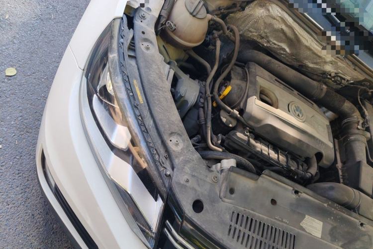 Used Volkswagen Tiguan 2015 1.8TSI Automatic Two-Wheel Drive Trend Edition Engine Bay Right