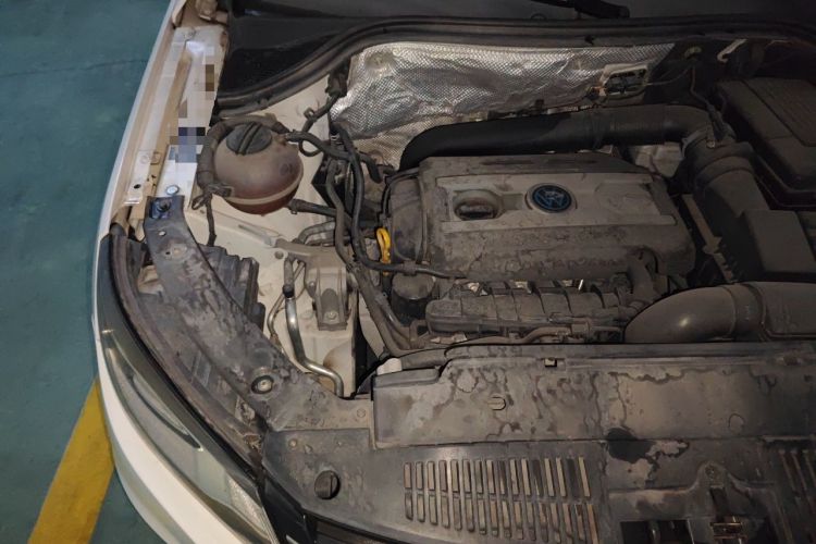 Used Volkswagen Tiguan 2015 1.8TSI Manual Two-Wheel Drive Fashion Edition Engine Bay Right