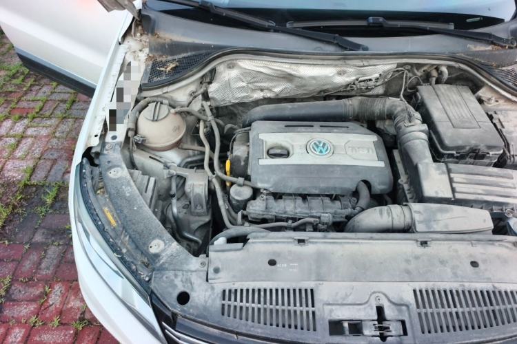 Used Volkswagen Tiguan 2015 1.8TSI Automatic Two-Wheel Drive Luxury Model Engine Bay Right