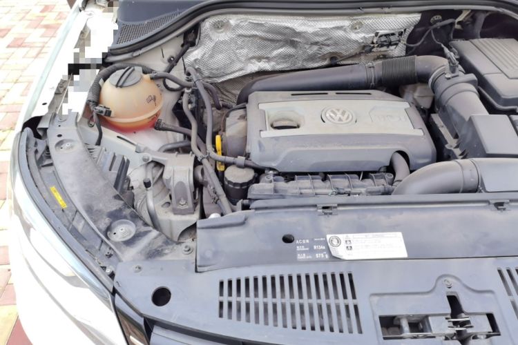 Used Volkswagen Tiguan 2015 1.8TSI Automatic Two-Wheel Drive Luxury Model Engine Bay Right