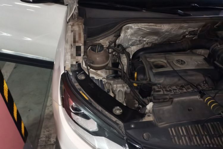Used Volkswagen Tiguan 2015 1.8TSI Automatic Two-Wheel Drive Comfort Edition Engine Bay Right