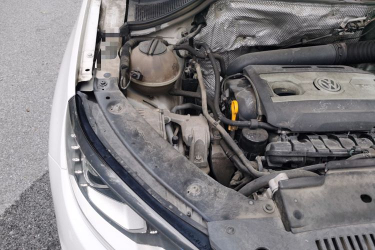 Used Volkswagen Tiguan 2015 2.0 TSI Automatic All-Wheel Drive Flagship Edition Engine Bay Right