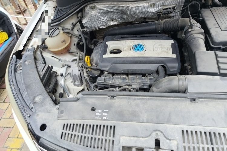 Used Volkswagen Tiguan 2015 1.8TSI Automatic Two-Wheel Drive Trend Edition Engine Bay Right