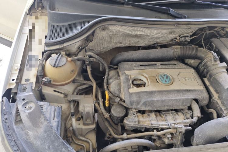 Used Volkswagen Tiguan 2015 1.8TSI Automatic Two-Wheel Drive Luxury Model Engine Bay Right