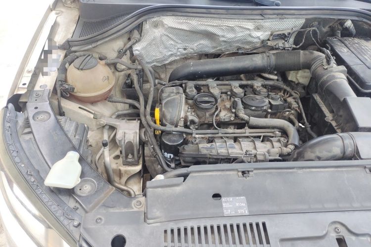Used Volkswagen Tiguan 2015 1.8TSI Automatic Two-Wheel Drive Luxury Model Engine Bay Right