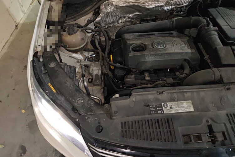 Used Volkswagen Tiguan 2015 1.8TSI Automatic Two-Wheel Drive Luxury Model Engine Bay Right